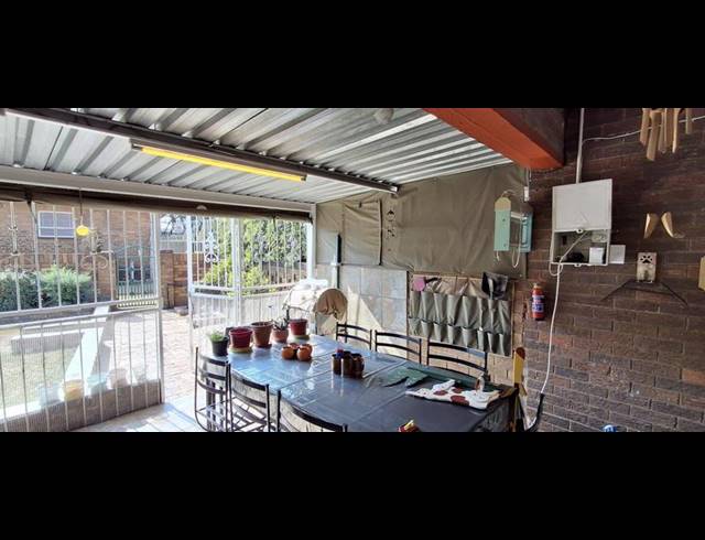 3 BEDROOM TOWNHOUSE FOR SALE IN HOMESTEAD